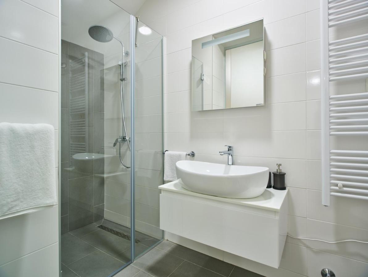 Bed Of Roses Apt 2, Premium, Designer Decorated Zagreb Exterior photo